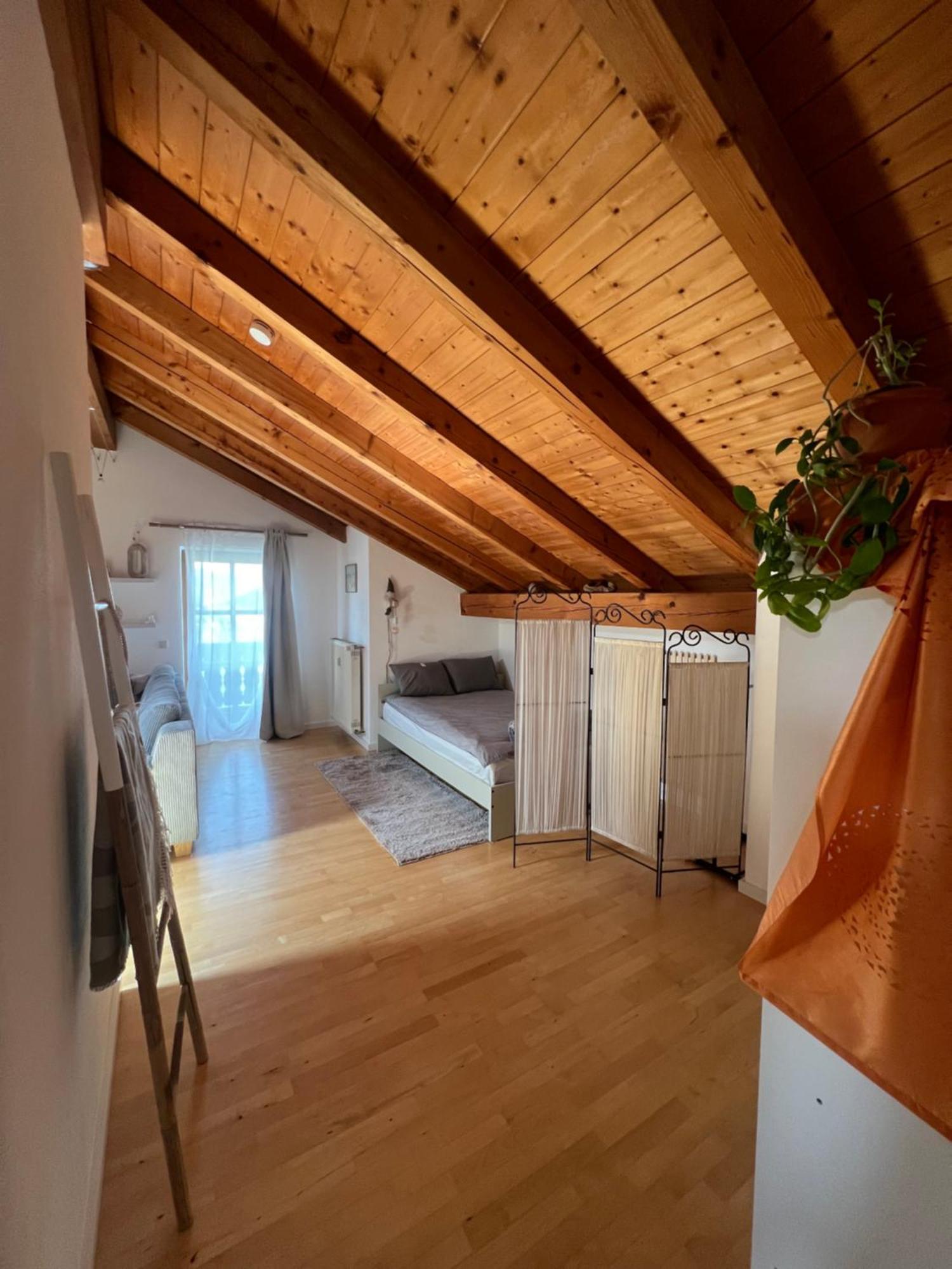 Gemuetliche Dachgeschosswohnung Mit Balkon Ainring Kültér fotó
